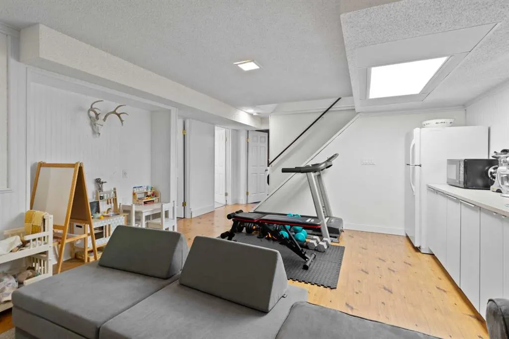 104 Thorson Crescent