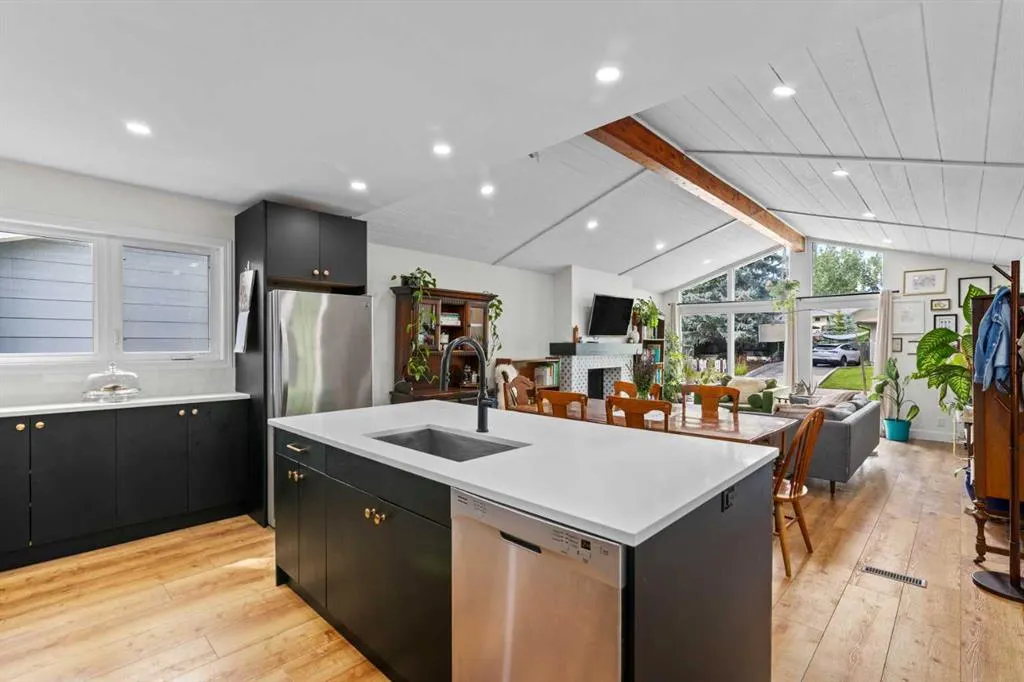 104 Thorson Crescent