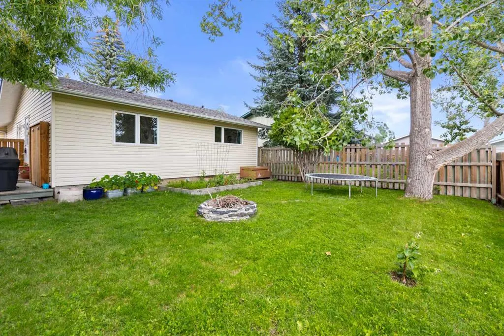 104 Thorson Crescent