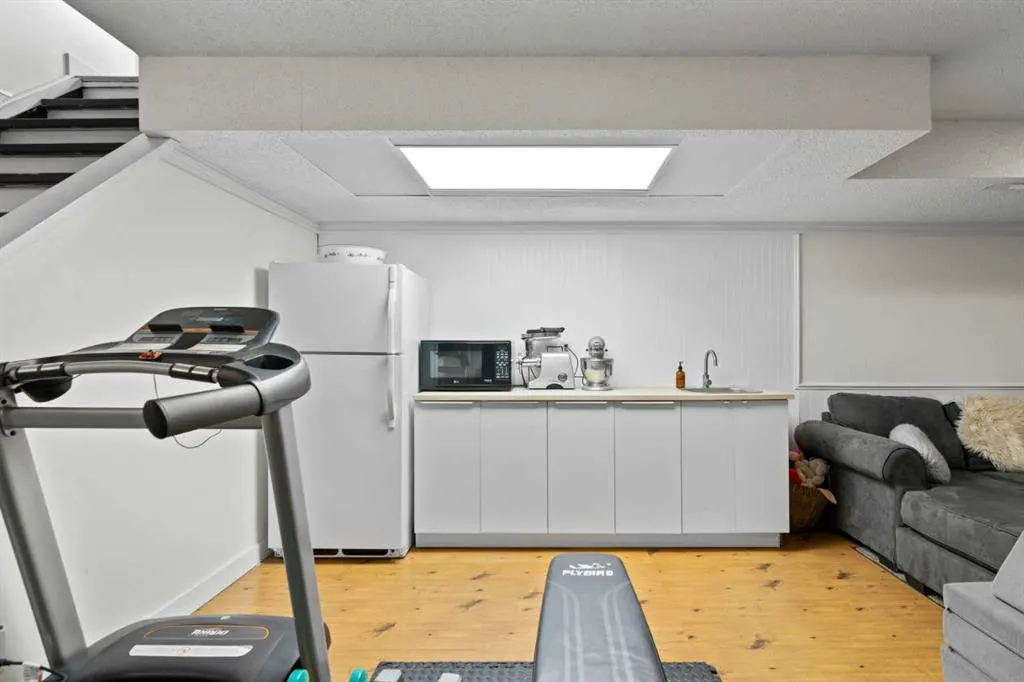 104 Thorson Crescent