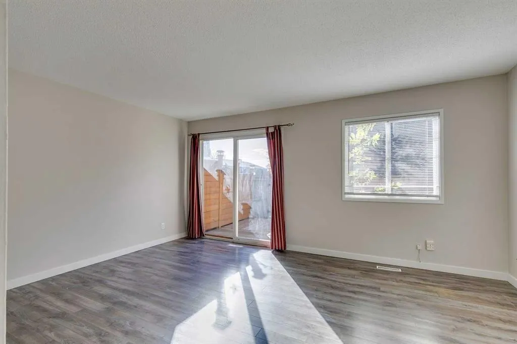 219 90 Avenue SE, #52