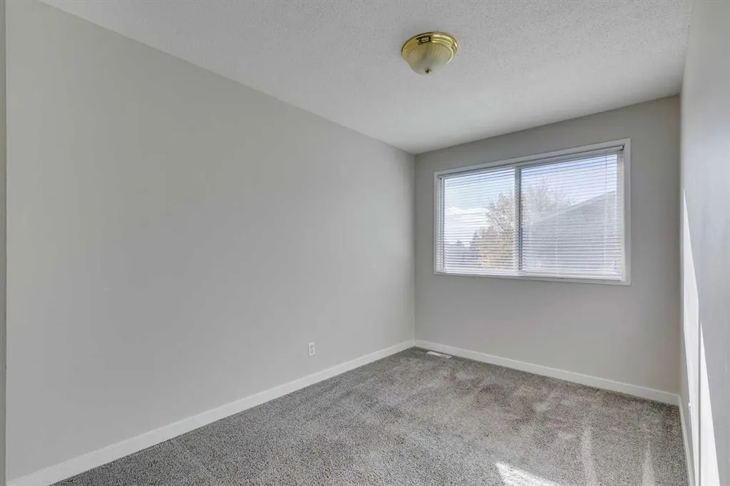 219 90 Avenue SE, #52