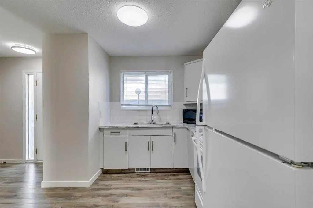 219 90 Avenue SE, #52