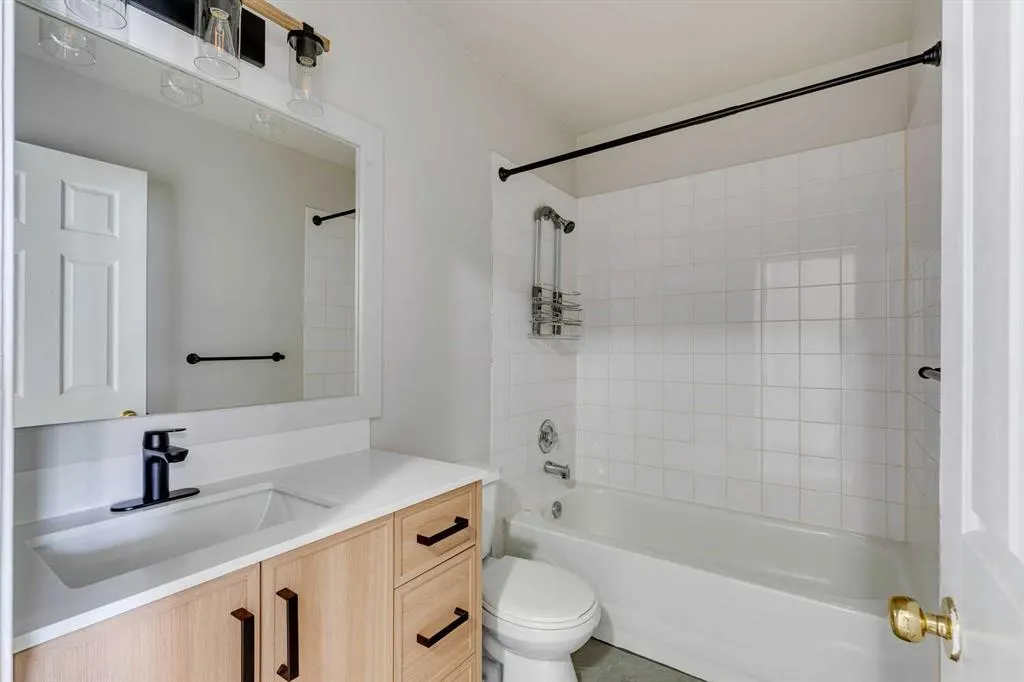 219 90 Avenue SE, #52