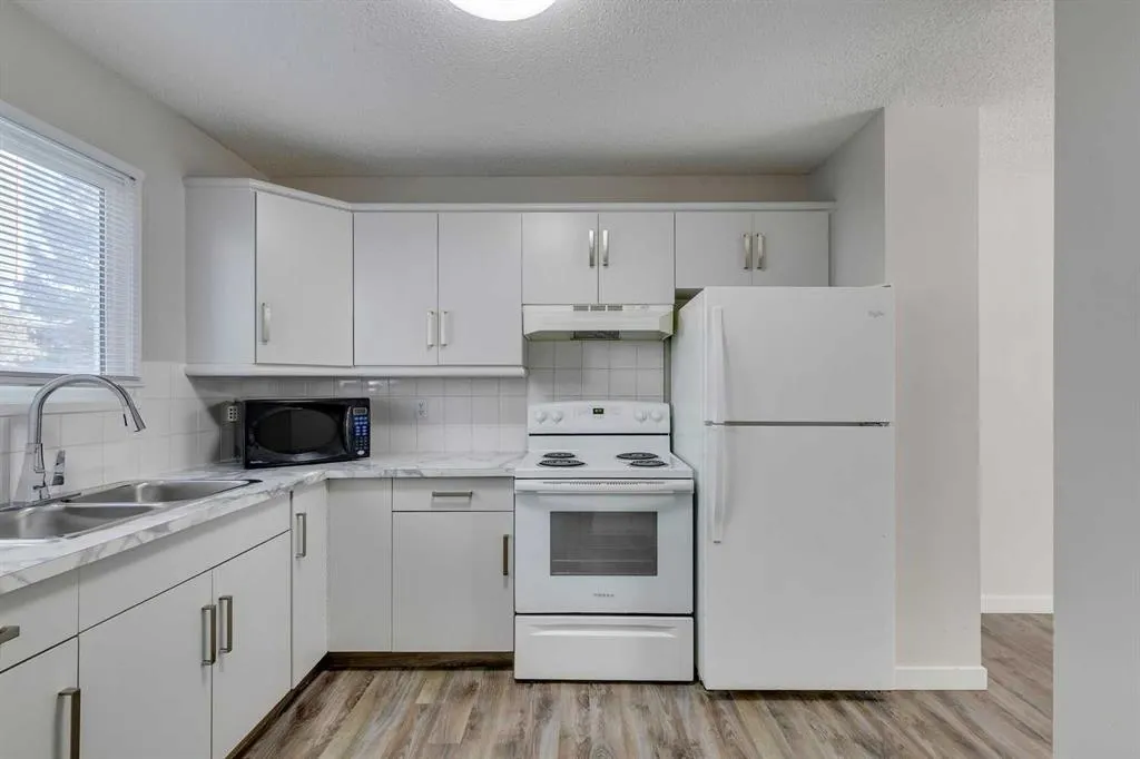 219 90 Avenue SE, #52