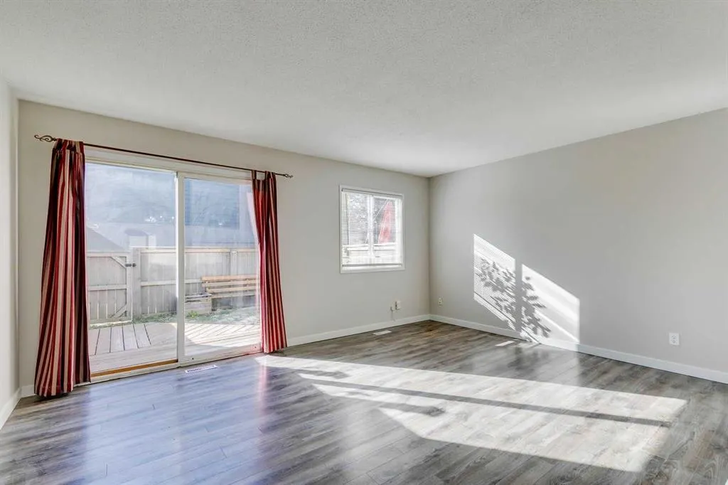 219 90 Avenue SE, #52