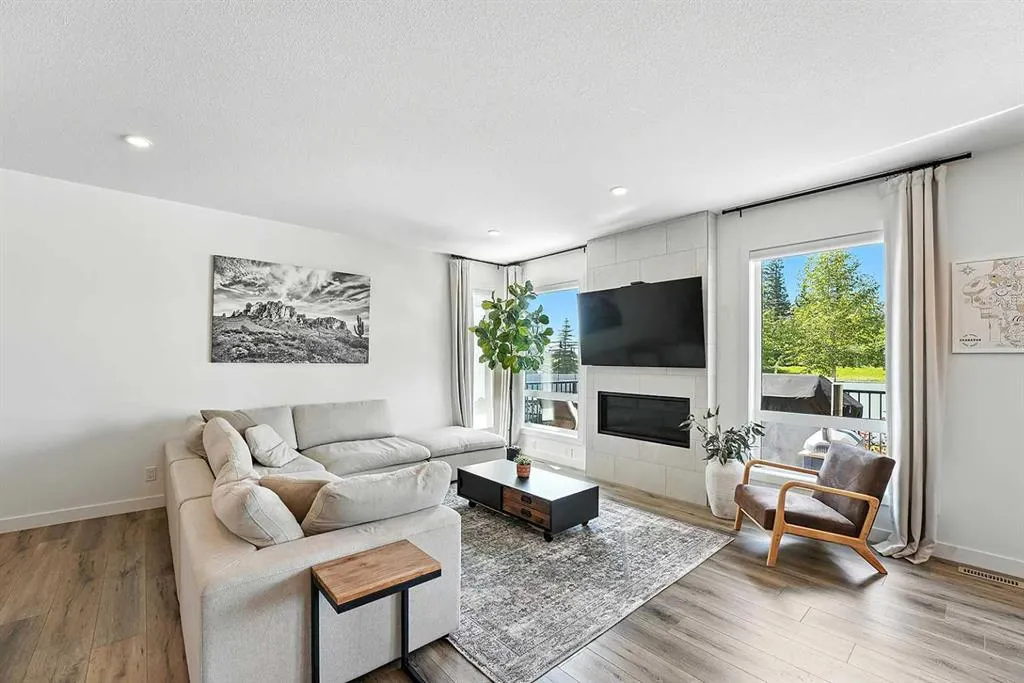 84 Emmett Crescent