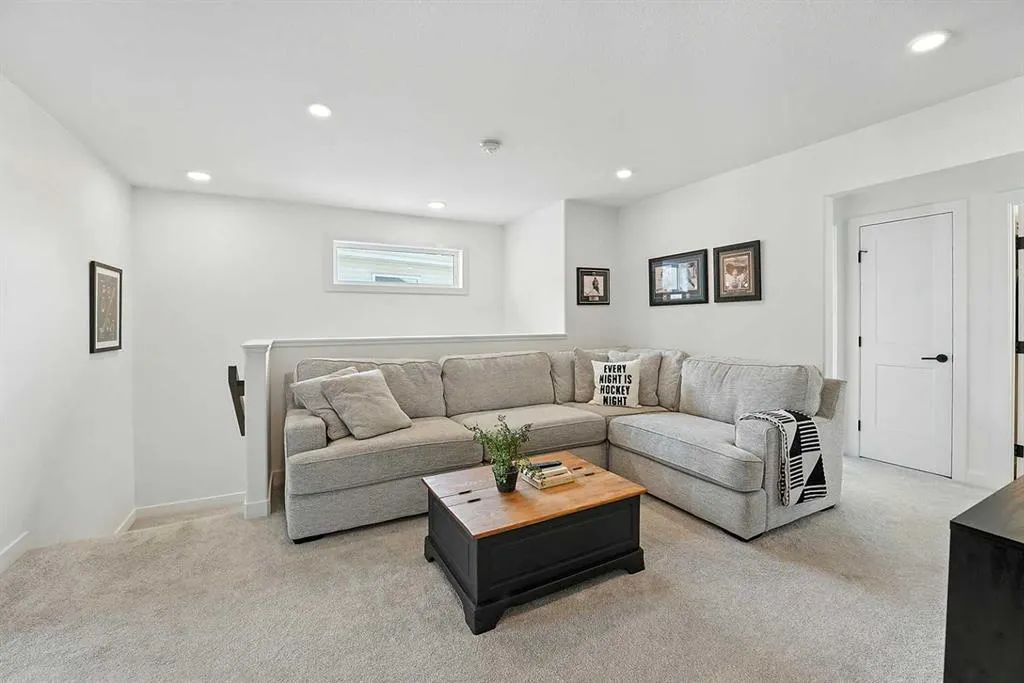 84 Emmett Crescent