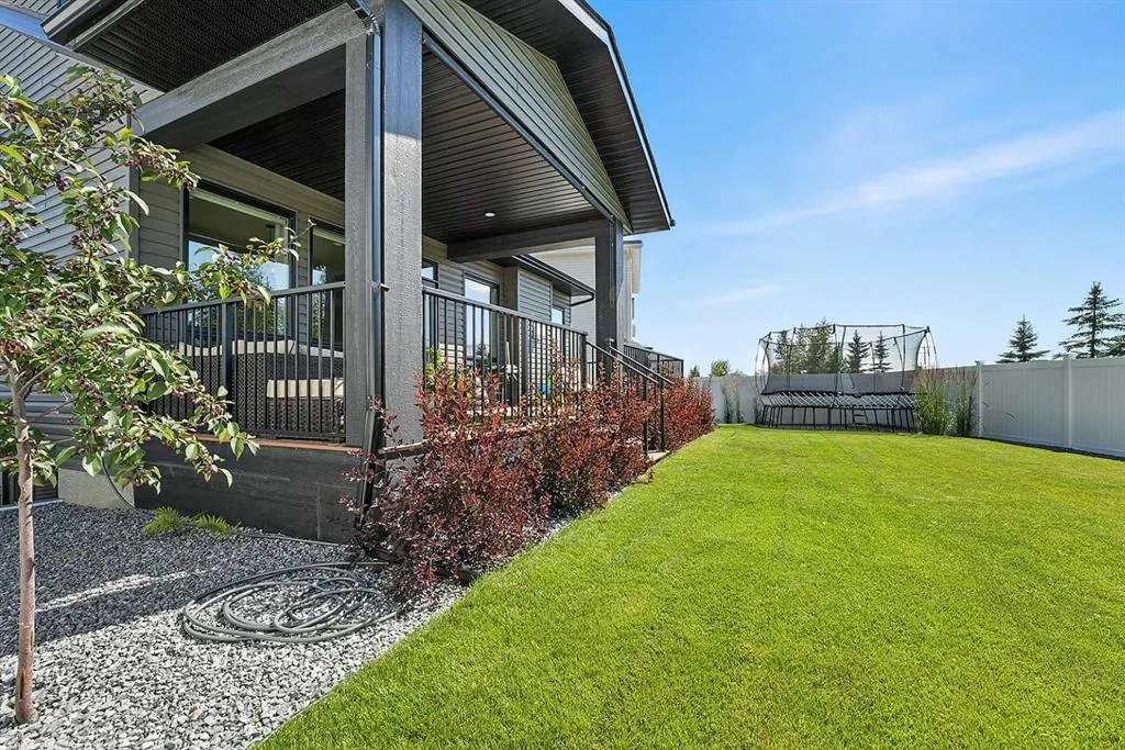 84 Emmett Crescent