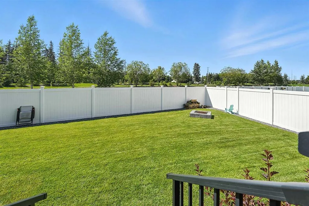84 Emmett Crescent