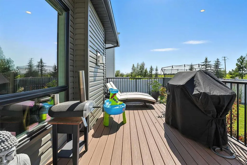 84 Emmett Crescent