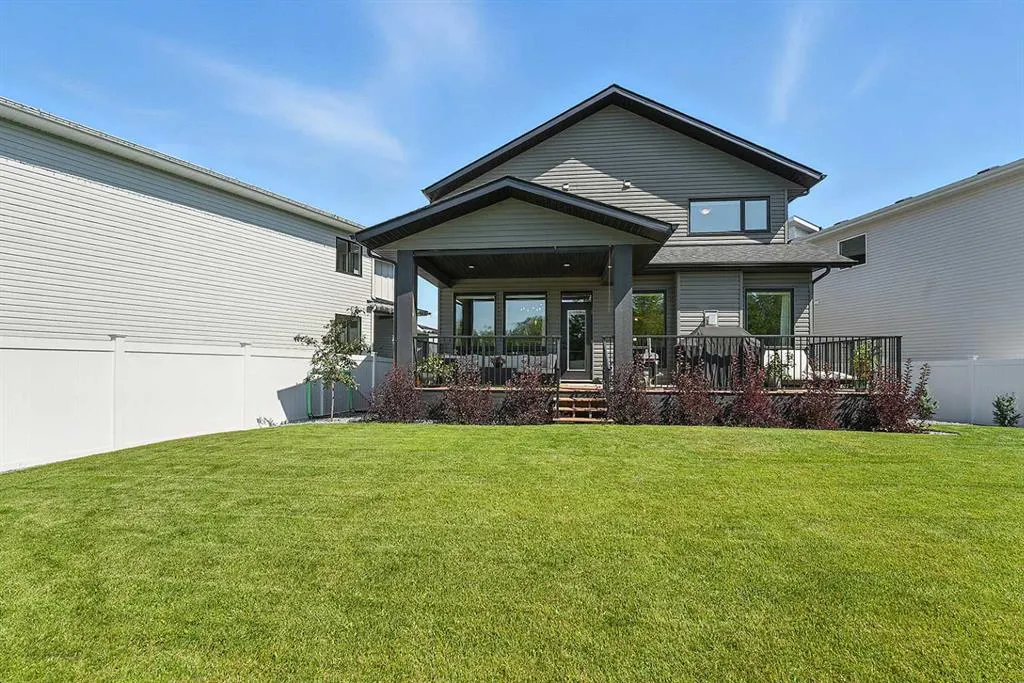 84 Emmett Crescent
