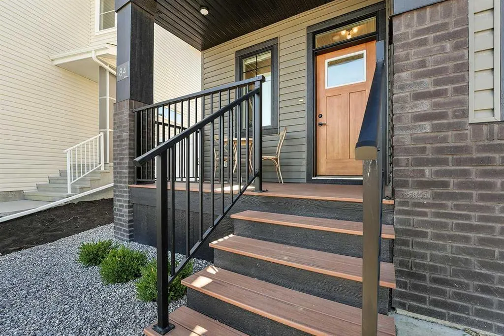 84 Emmett Crescent