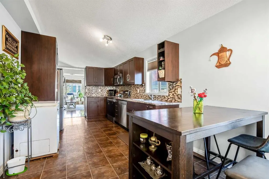 273 Mt Allan Circle SE
