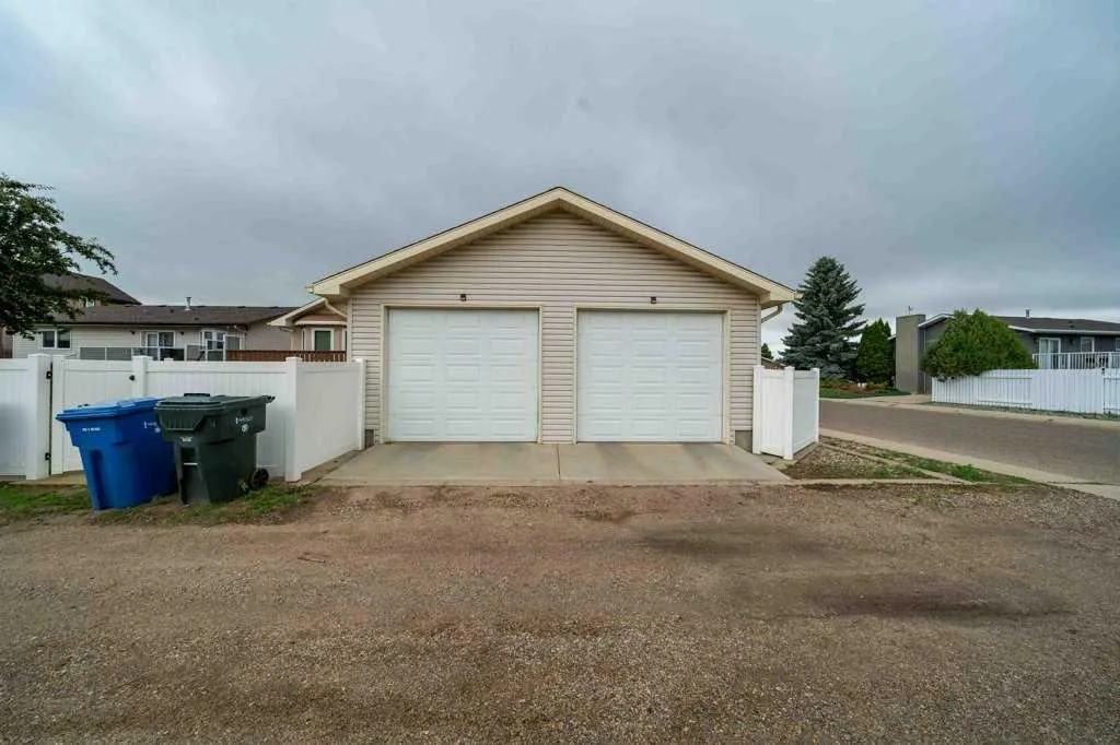 83 Stapeford Crescent SE