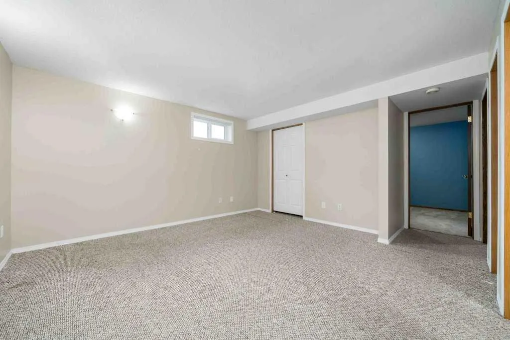 83 Stapeford Crescent SE