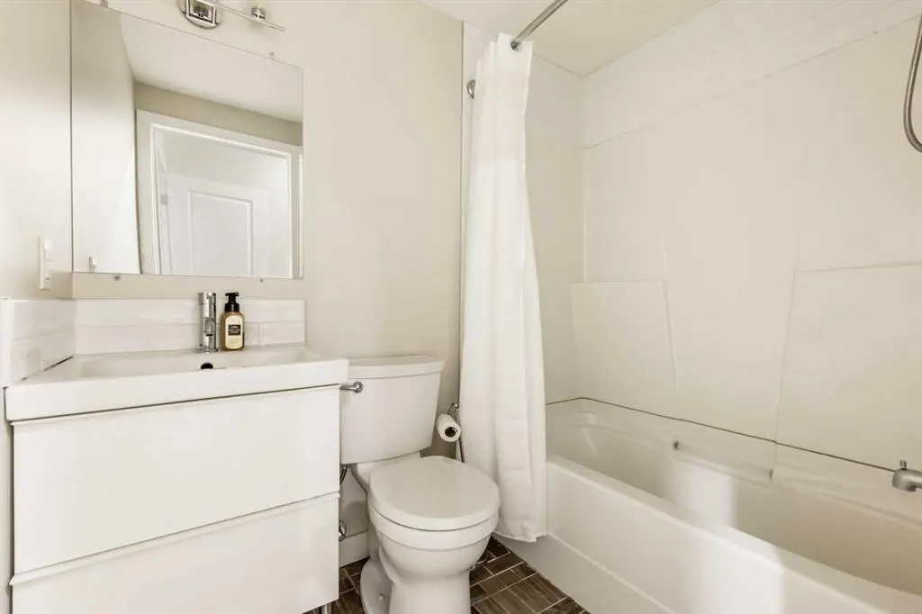 76 Legacy Glen Row SE