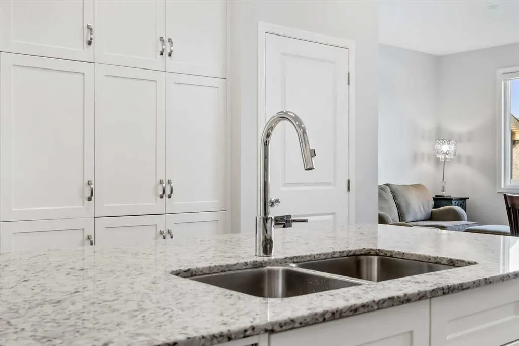 76 Legacy Glen Row SE