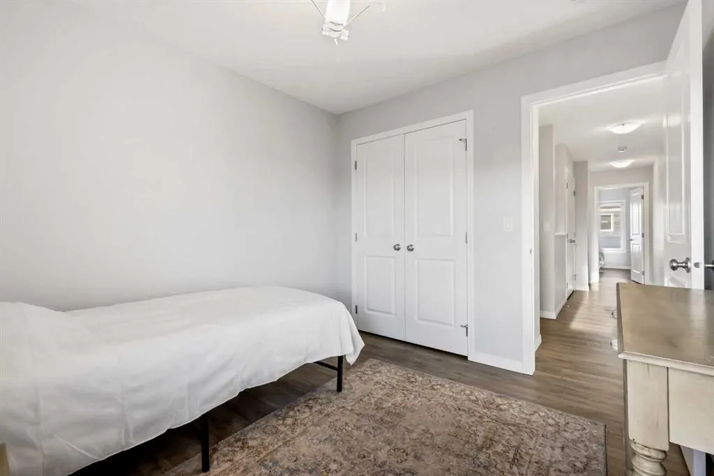 76 Legacy Glen Row SE