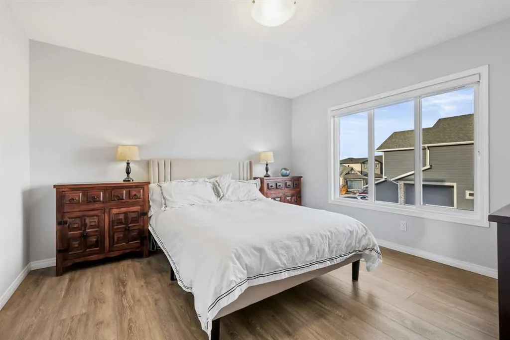 76 Legacy Glen Row SE