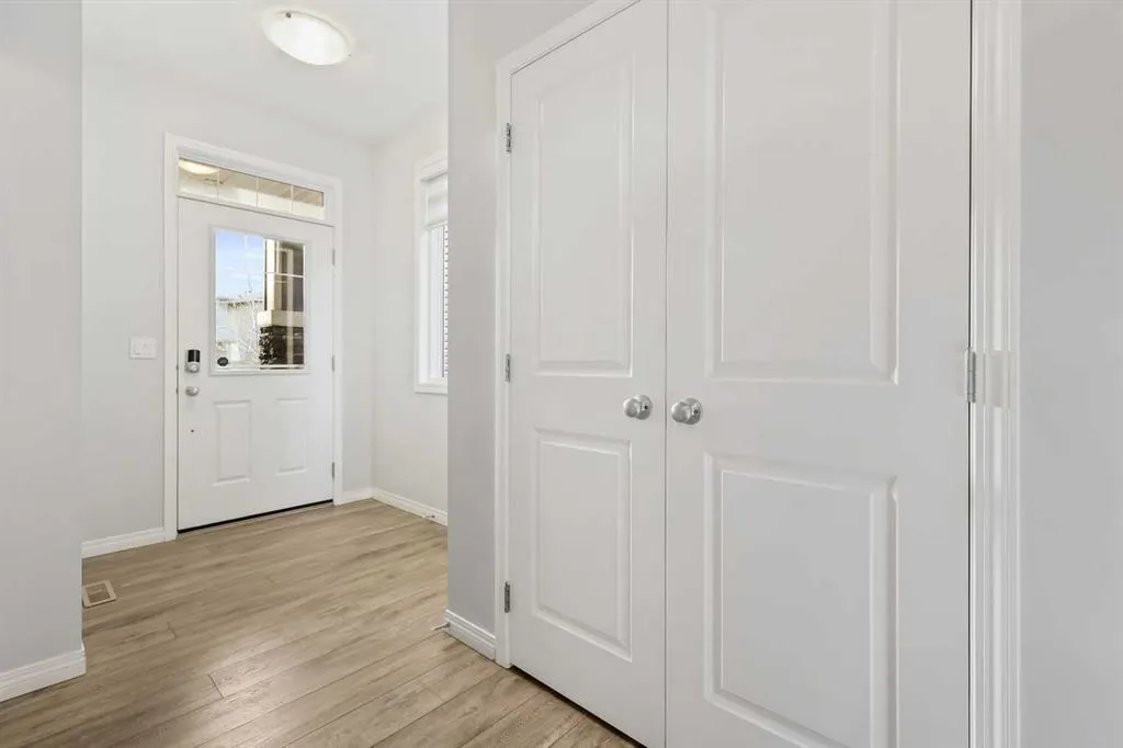 76 Legacy Glen Row SE