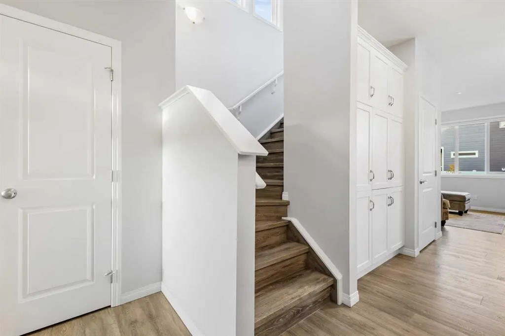 76 Legacy Glen Row SE