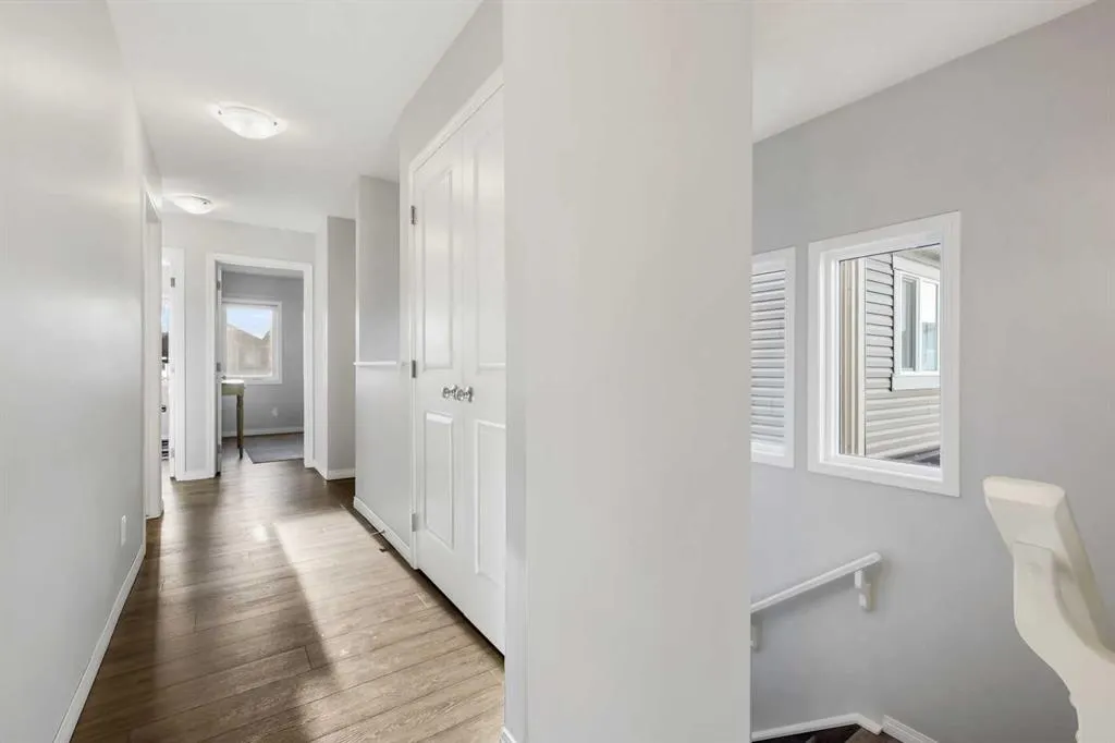 76 Legacy Glen Row SE