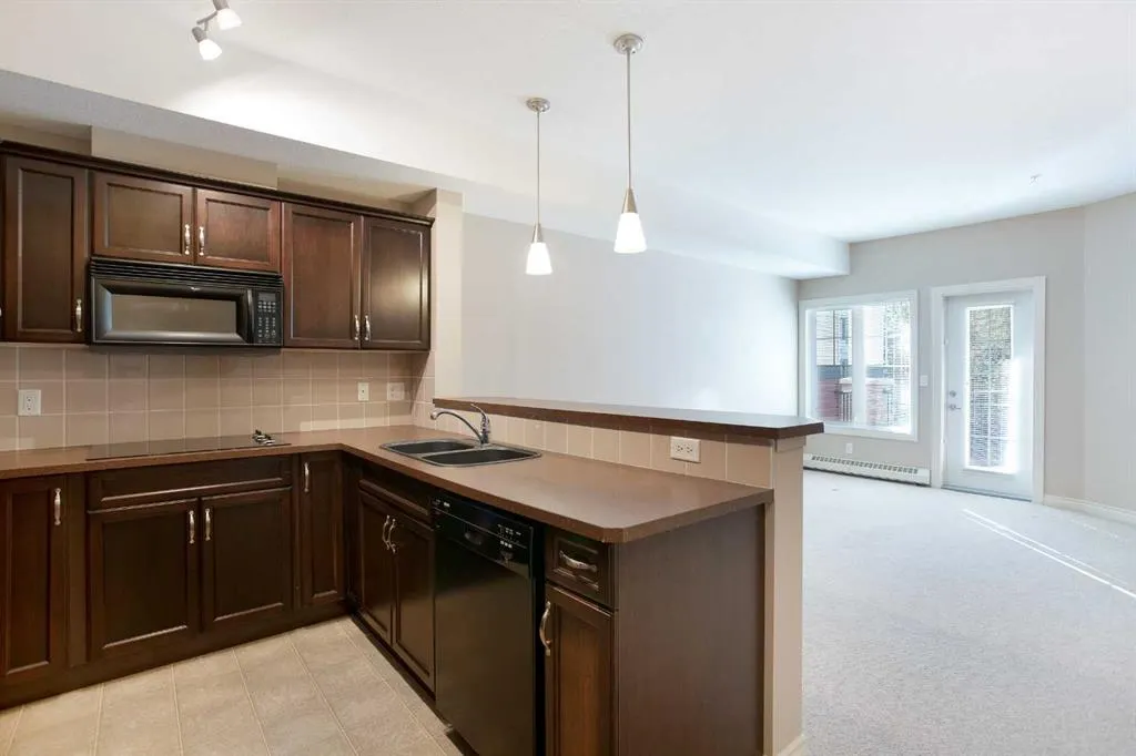 60 Royal Oak Plaza NW, #217