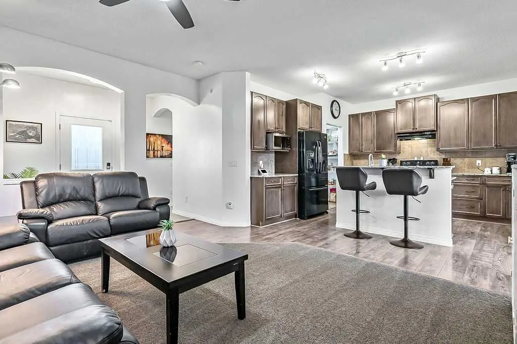 111 Drake Landing Loop