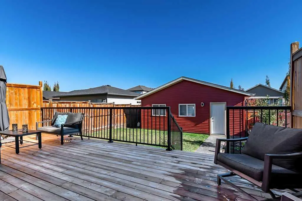 111 Drake Landing Loop