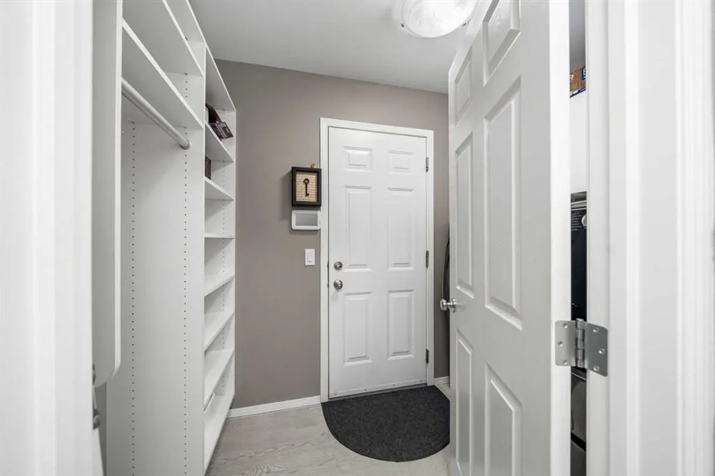 1038 Bridlemeadows Manor SW