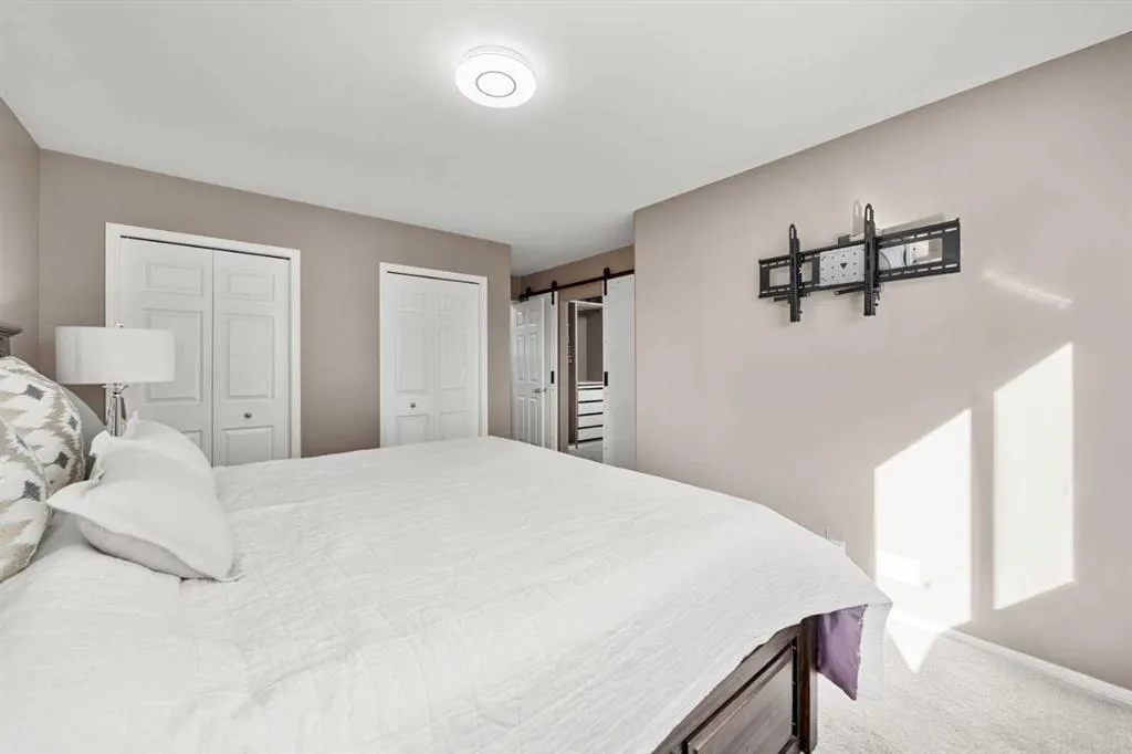 1038 Bridlemeadows Manor SW