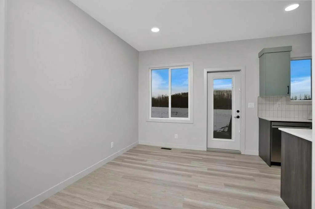 122 Gray Close