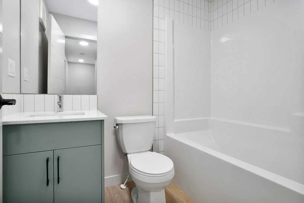 122 Gray Close
