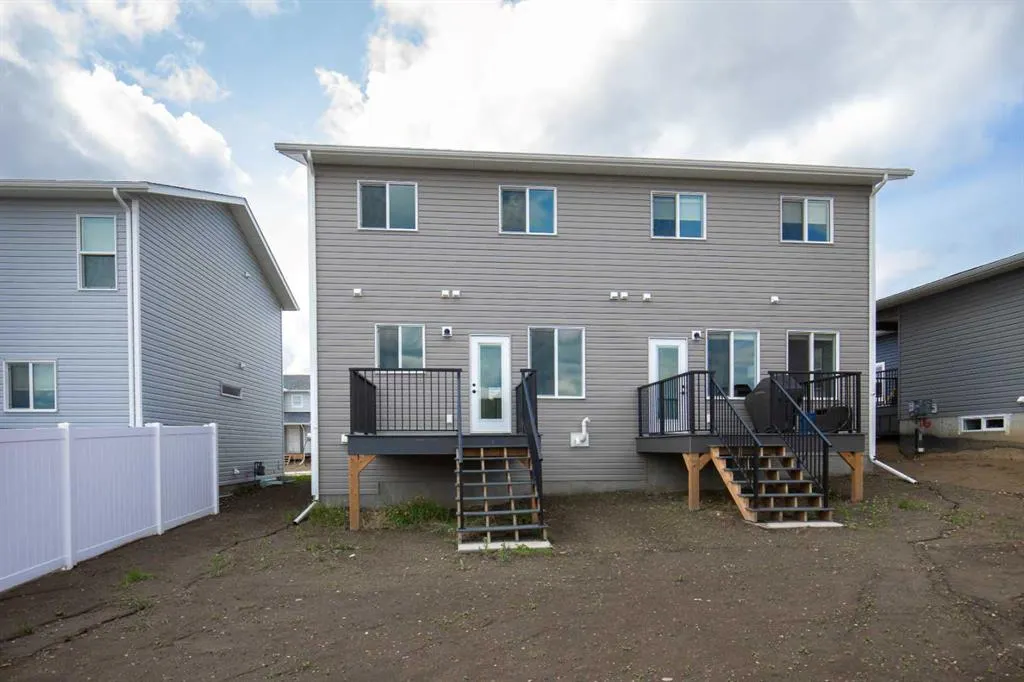 122 Gray Close