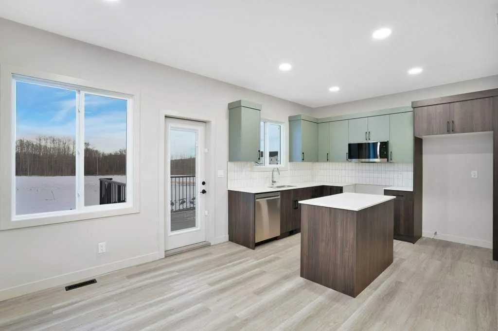 122 Gray Close