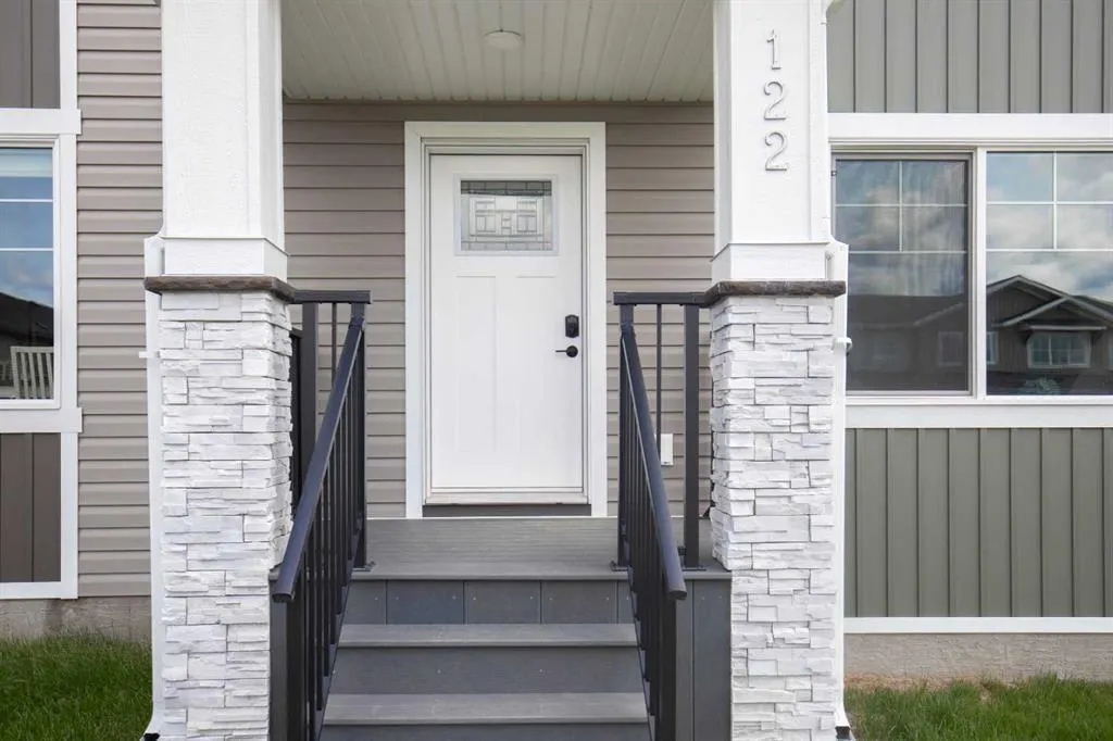 122 Gray Close