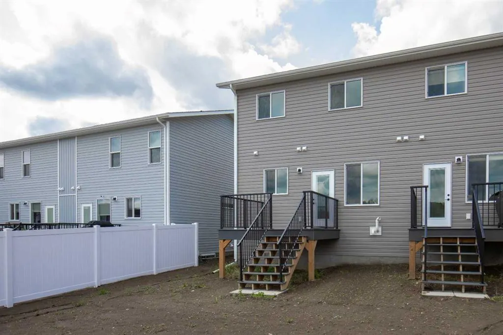 122 Gray Close