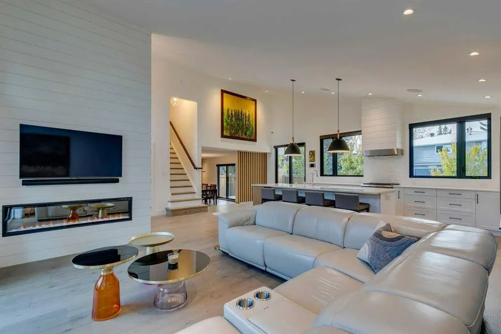 315 Oakside Circle SW