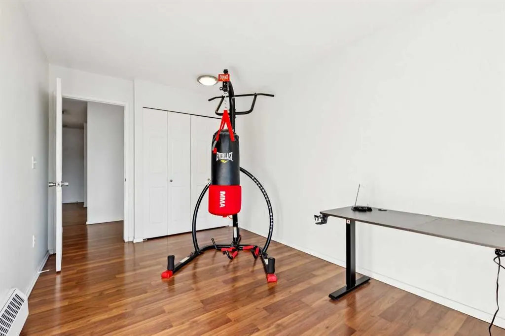 335 Garry Crescent NE, #215