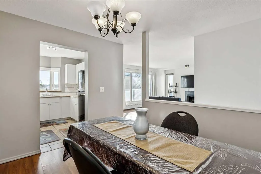 335 Garry Crescent NE, #215