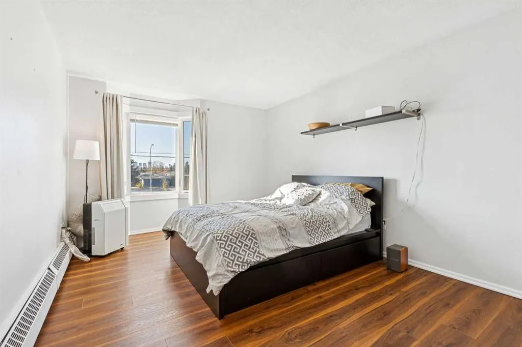 335 Garry Crescent NE, #215