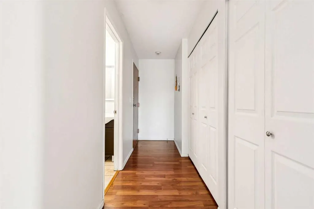 335 Garry Crescent NE, #215