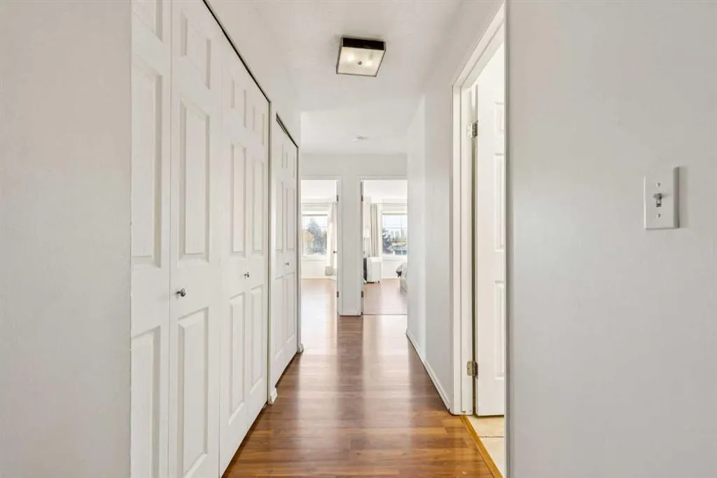 335 Garry Crescent NE, #215