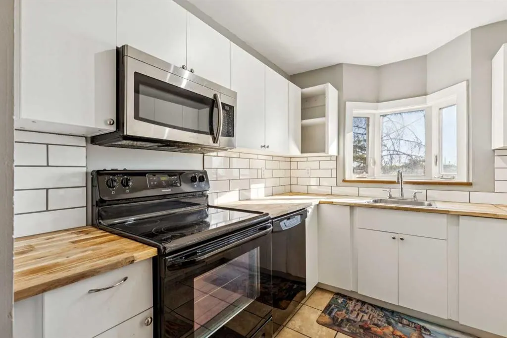 335 Garry Crescent NE, #215