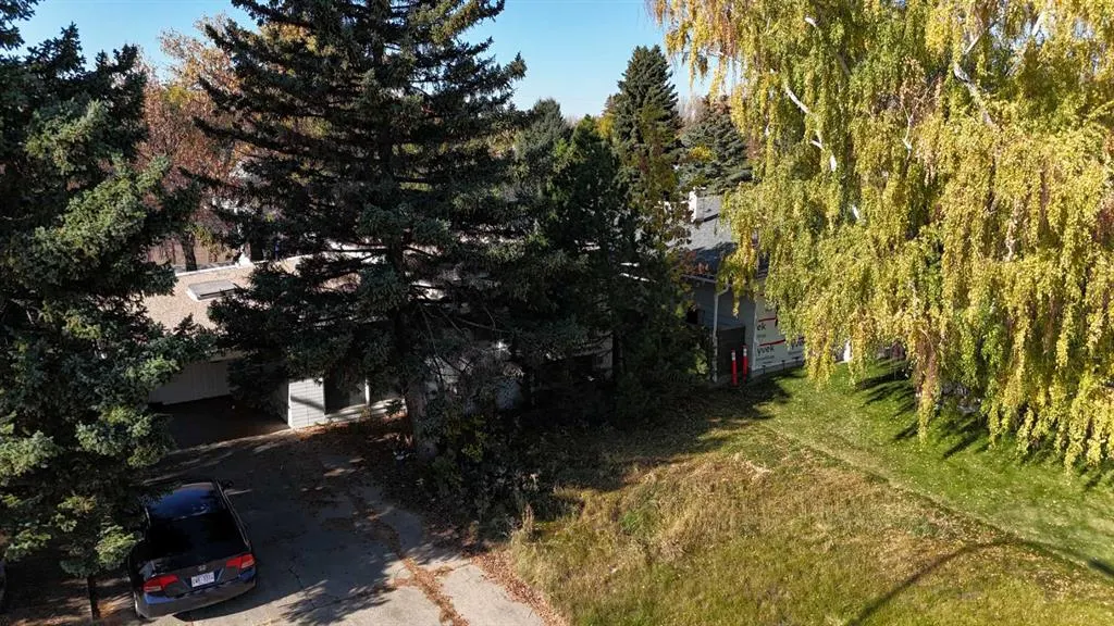 928 Mayor Magrath Drive S