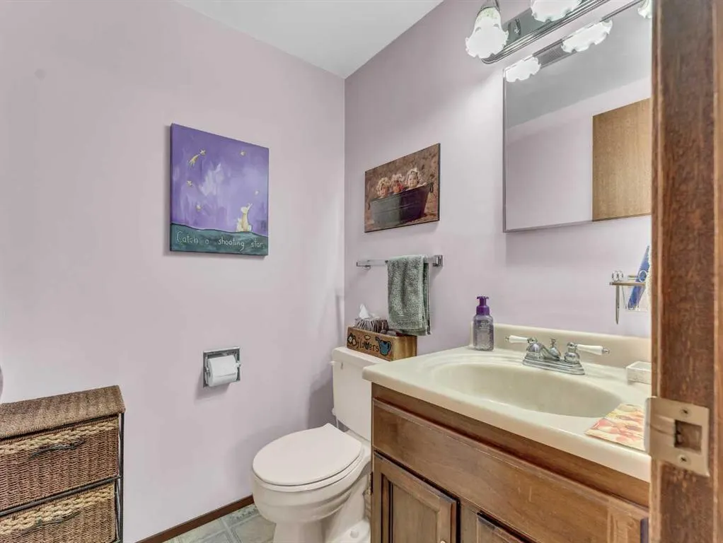 26 Ross Glen Green SE