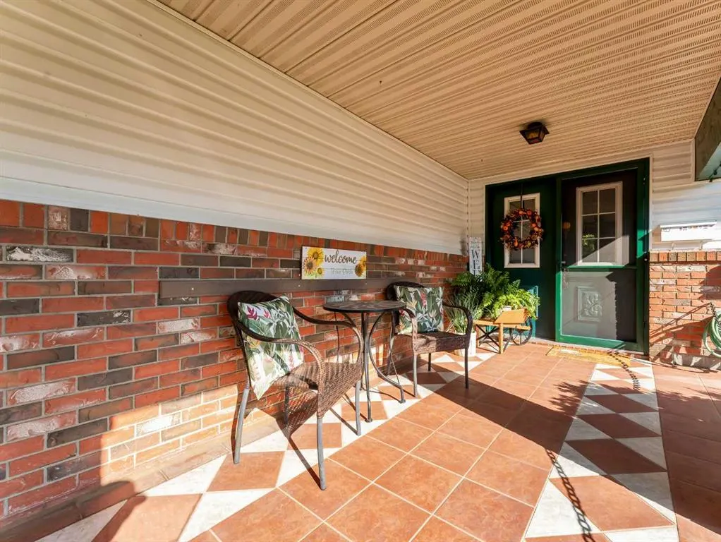 26 Ross Glen Green SE