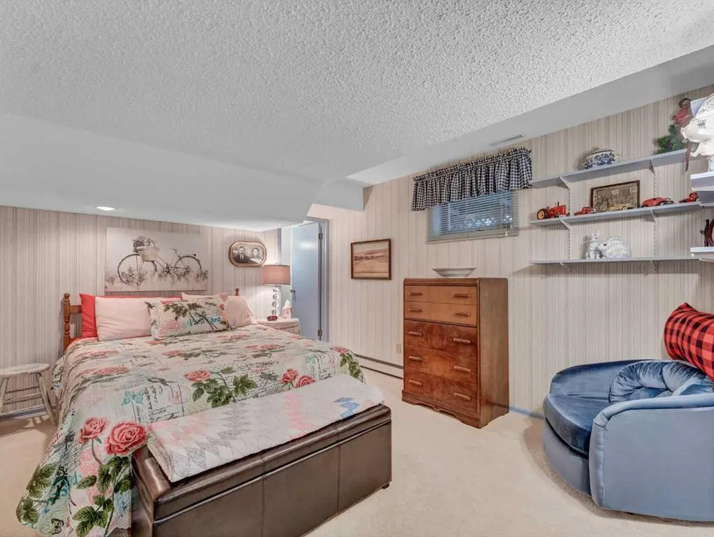 26 Ross Glen Green SE