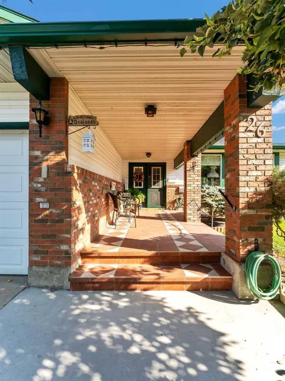 26 Ross Glen Green SE